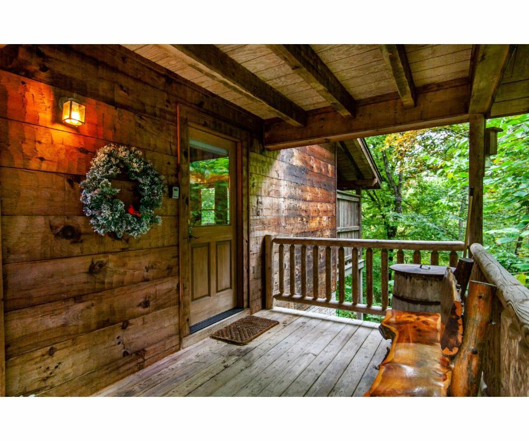 Peekaboo With Hot Tub, Pool Table, And Jacuzzi Villa Pigeon Forge Exterior foto